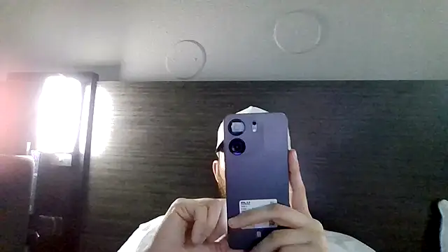 tallhungcloudzz online show from 25, 4, 2026