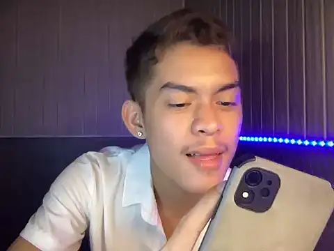 yourhotasian jhonpol16 online show from 6, 5, 2026