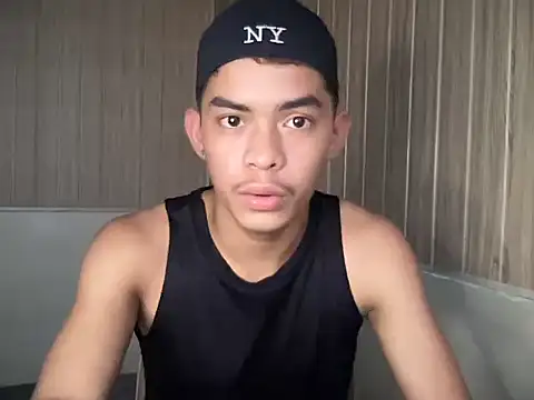 yourhotasian jhonpol16 online show from 16, 6, 2026