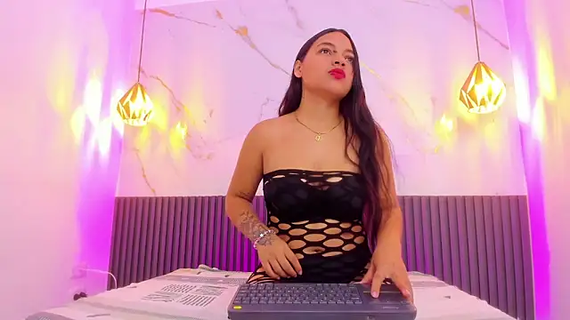 Samantha Lopez  online show from 27, 4, 2026