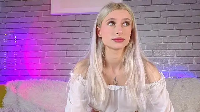 Snapshot of LuxuryBarbie chatting on 15, 5, 2026 LuxuryBarbie online show from 15, 5, 2026