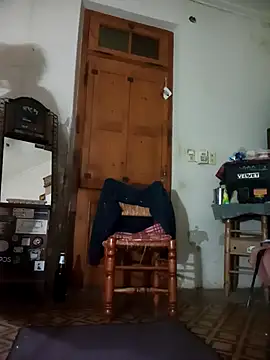 lucybeb online show from 13, 4, 2026