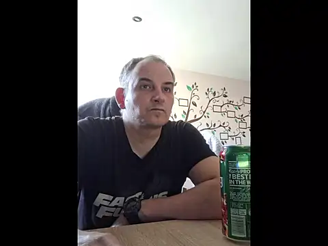 Snapshot of Piotr481 chatting on 25, 4, 2026 Piotr481 online show from 25, 4, 2026