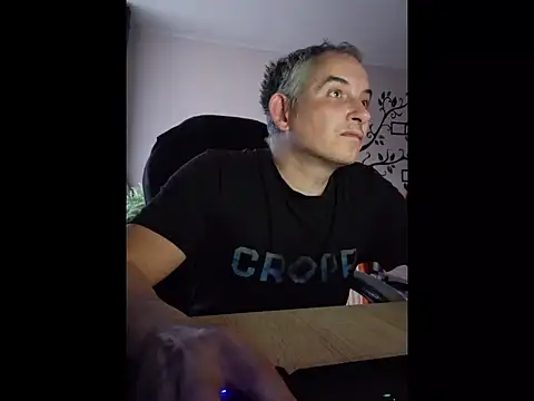 Snapshot of Piotr481 chatting on 8, 5, 2026 Piotr481 online show from 8, 5, 2026