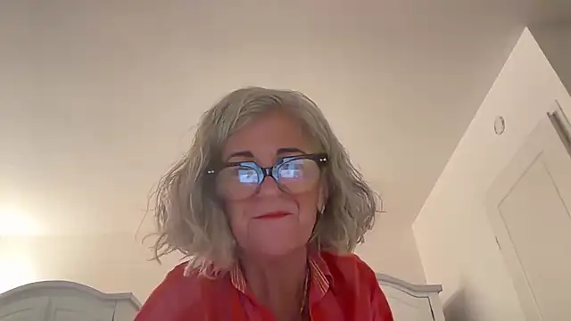 Snapshot of NaughtyMonicaUK chatting on 2, 5, 2026 NaughtyMonicaUK online show from 2, 5, 2026