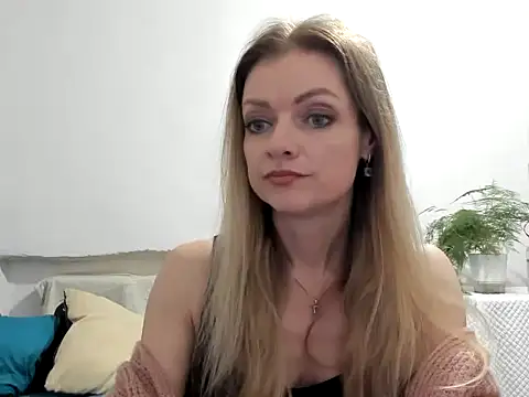 Snapshot of Severina7 chatting on 9, 6, 2026 Severina7 online show from 9, 6, 2026