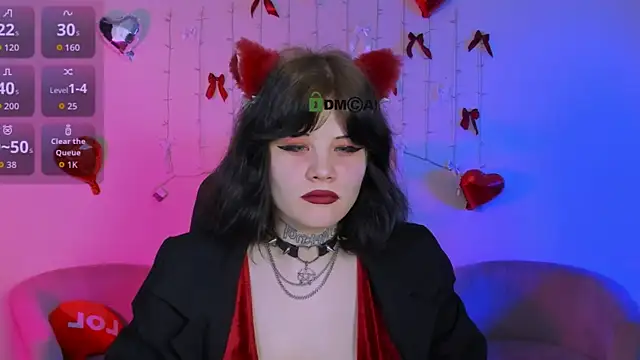 nikki kiss  online show from 22, 4, 2026