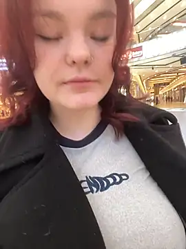 kinky  fox online show from 17, 4, 2026