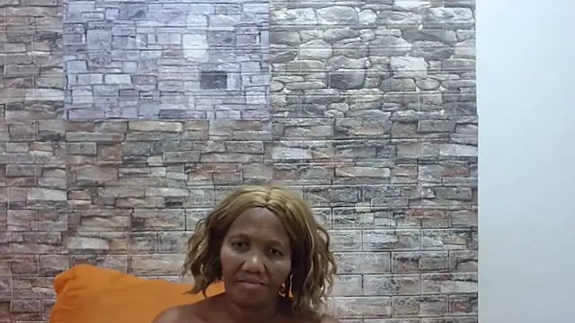 Snapshot of BossyBustyQueen chatting on 10, 5, 2026 BossyBustyQueen online show from 10, 5, 2026