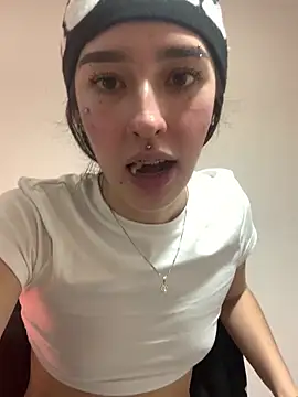 NickieCute- online show from 15, 4, 2026