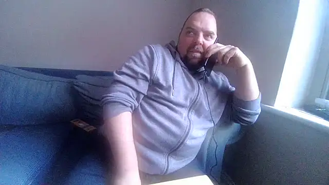 Snapshot of BigJayV chatting on 13, 4, 2026 BigJayV online show from 13, 4, 2026