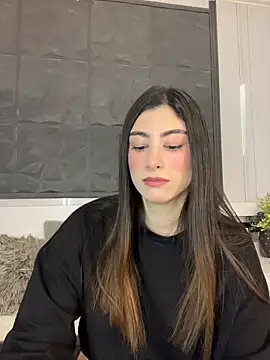 Snapshot of evelyn_hills chatting on 3, 7, 2026 evelyn hills online show from 3, 7, 2026