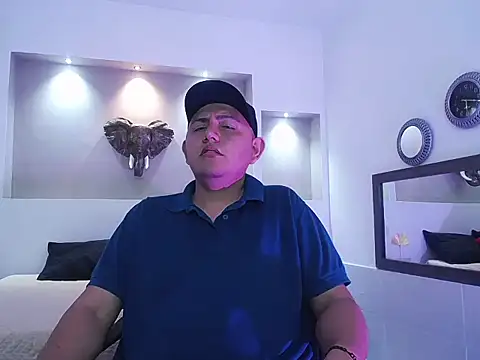 Snapshot of taylor_park chatting on 13, 4, 2026 taylor park online show from 13, 4, 2026