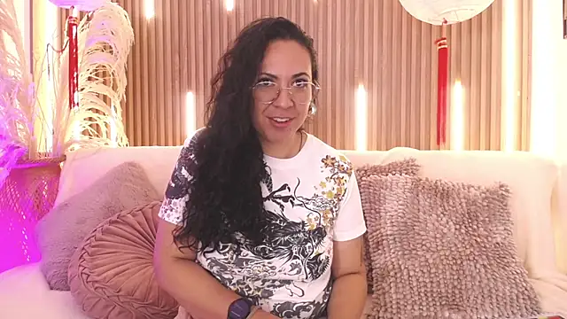 Snapshot of Velvet_Curly chatting on 18, 6, 2026 Velvet Curly online show from 18, 6, 2026
