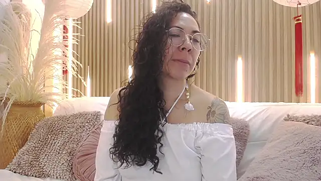 Snapshot of Velvet_Curly chatting on 29, 6, 2026 Velvet Curly online show from 29, 6, 2026
