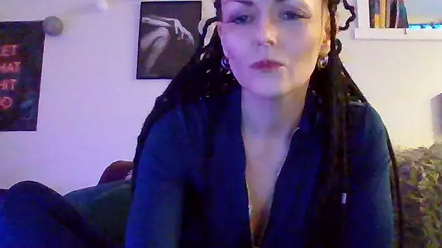 Snapshot of shyhornymommy chatting on 18, 4, 2026 shyhornymommy online show from 18, 4, 2026