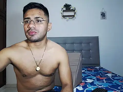 zeussexyhot online show from 21, 4, 2026