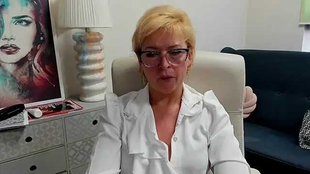 Snapshot of luna_xfantasy chatting on 23, 4, 2026 luna xfantasy online show from 23, 4, 2026