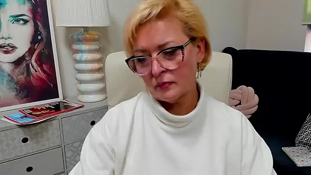 Snapshot of luna_xfantasy chatting on 28, 4, 2026 luna xfantasy online show from 28, 4, 2026