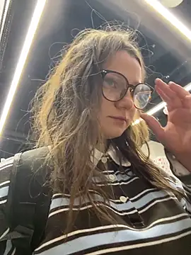 lilimip online show from 20, 4, 2026