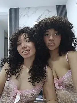 Chloe and Violeta online show from 9, 8, 2026