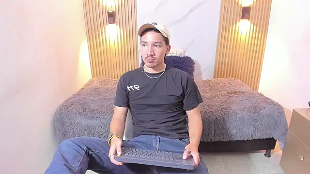 Iam OttoAndrew online show from 1, 5, 2026
