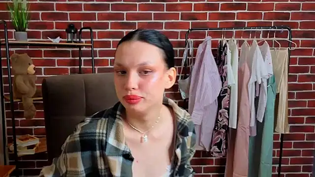 BrendaaWarren online show from 18, 4, 2026