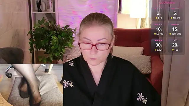 Snapshot of Alexandra_Kind chatting on 7, 7, 2026 Alexandra Kind online show from 7, 7, 2026