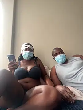 Snapshot of FineCouple51 chatting on 29, 4, 2026 FineCouple51 online show from 29, 4, 2026