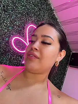 Snapshot of Sara_fun chatting on 4, 7, 2026 Sara fun online show from 4, 7, 2026