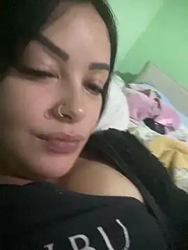 Snapshot of novinhahot18 chatting on 15, 4, 2026 novinhahot18 online show from 15, 4, 2026