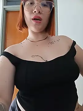 Curves Nina online show from 18, 7, 2026