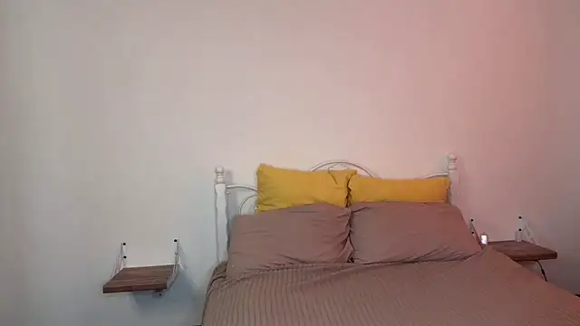 Catrinee online show from 8, 6, 2026