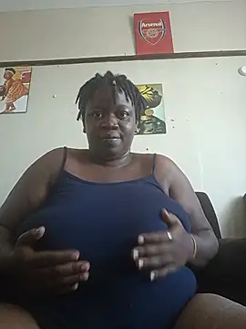 Snapshot of PrettyMissB chatting on 8, 6, 2026 PrettyMissB online show from 8, 6, 2026