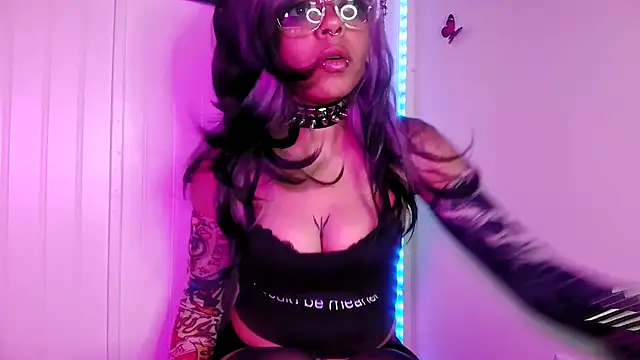 nerdyhotgoth online show from 18, 6, 2026