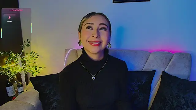 Snapshot of Cloe_martinezz_ chatting on 8, 5, 2026 Cloe martinezz online show from 8, 5, 2026