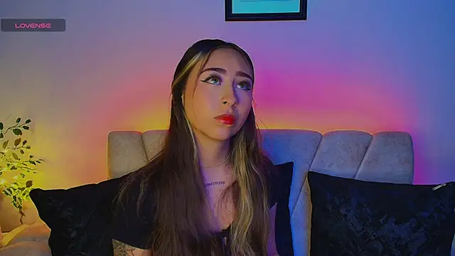 Snapshot of Cloe_martinezz_ chatting on 13, 5, 2026 Cloe martinezz online show from 13, 5, 2026