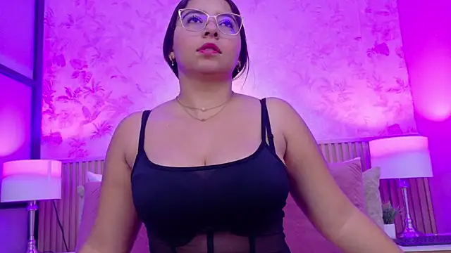 Snapshot of Darcy_glow_ chatting on 12, 5, 2026 Darcy glow online show from 12, 5, 2026