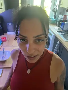 SweetPetiteNoir online show from 27, 5, 2026