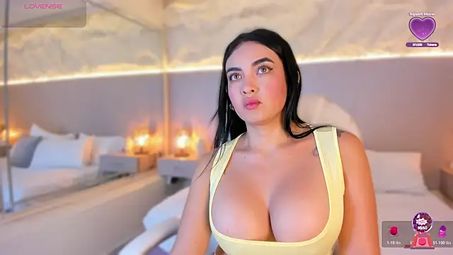 SofiaThonsonn online show from 9, 6, 2026