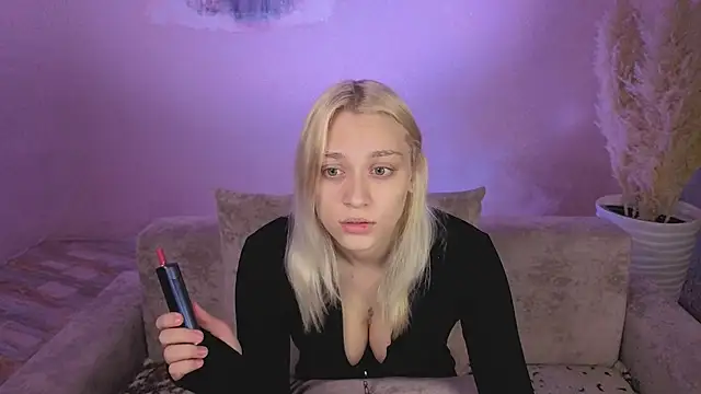 KaraLiin online show from 29, 5, 2026