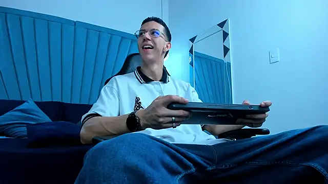 OliverThompsonJS online show from 13, 6, 2026