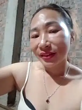 Snapshot of Tieuthu2 chatting on 13, 5, 2026 Tieuthu2 online show from 13, 5, 2026