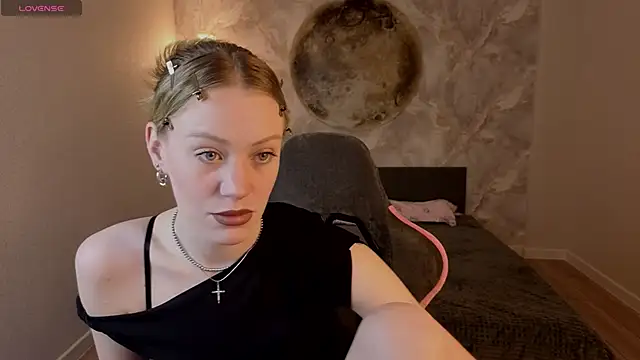 EvaHamilton online show from 26, 4, 2026