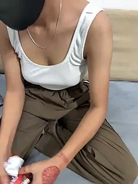 missnaina1 online show from 3, 5, 2026