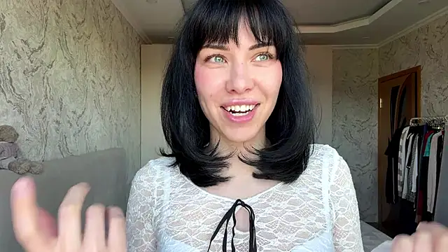 Snapshot of LuisaAlconcel chatting on 28, 4, 2026 LuisaAlconcel online show from 28, 4, 2026