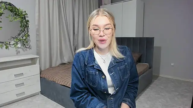 BlondeAura online show from 6, 5, 2026