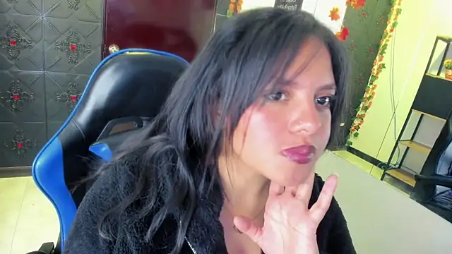 Snapshot of LilaVelvet chatting on 10, 6, 2026 LilaVelvet online show from 10, 6, 2026