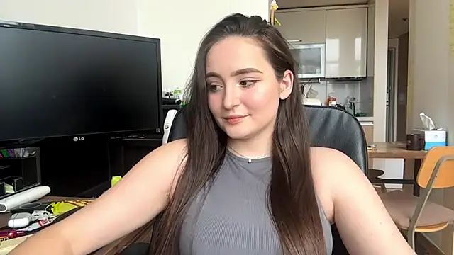 Emilly Cart online show from 20, 5, 2026