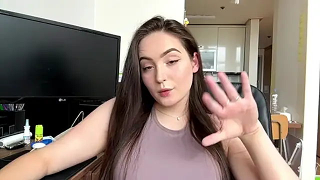 Emilly Cart online show from 1, 6, 2026